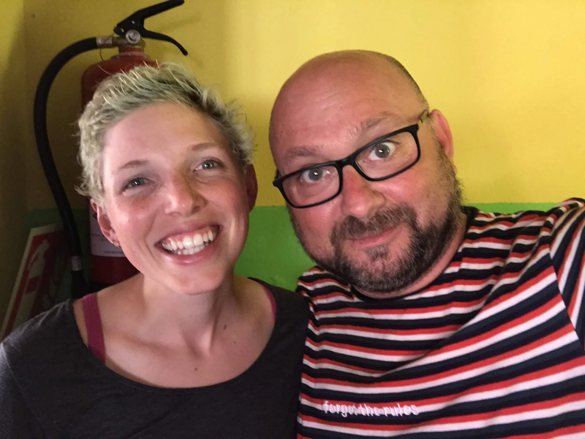 Sarah und Roberto beim Wiedersehen in der Herberge.